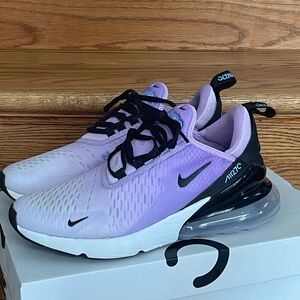 Nike Air Max 270 Womens 7.5